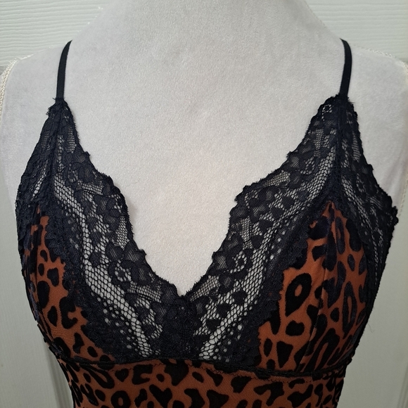 In Bloom Leopard Print In Crushed Velvet Sexy Nightie Size SP - Picture 2 of 15